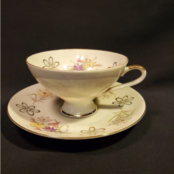 Vintage 50s Winterling Markleuthen Teacup & Saucer Pastel Flowers Gold Trim - Picture 1 of 12